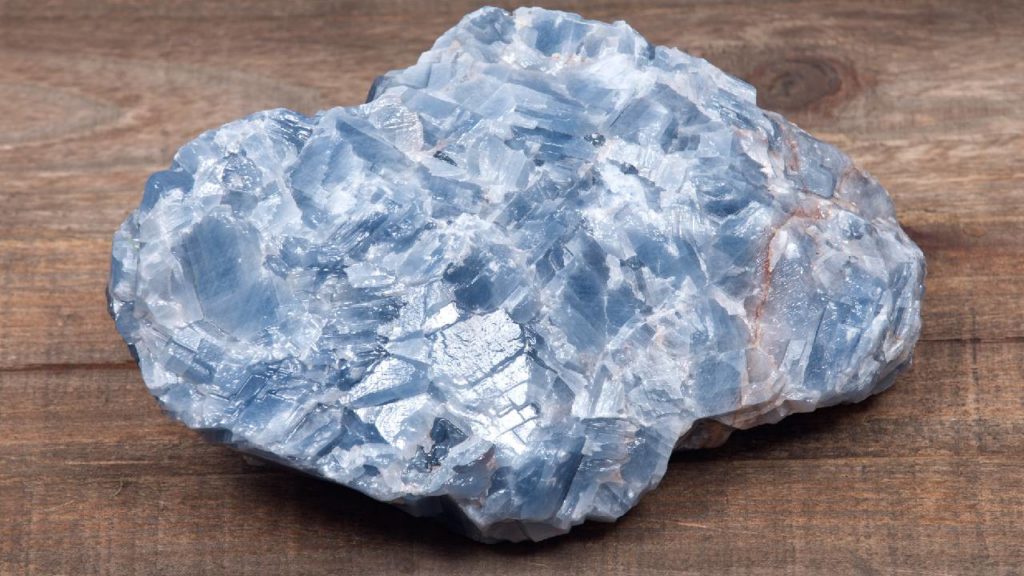 Raw blue kyanite stone